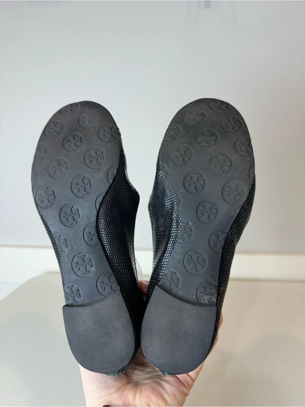 Tory Burch Black Leather Embossed Gold Tone Emblem Minnie Ballet Flats Size 6.5